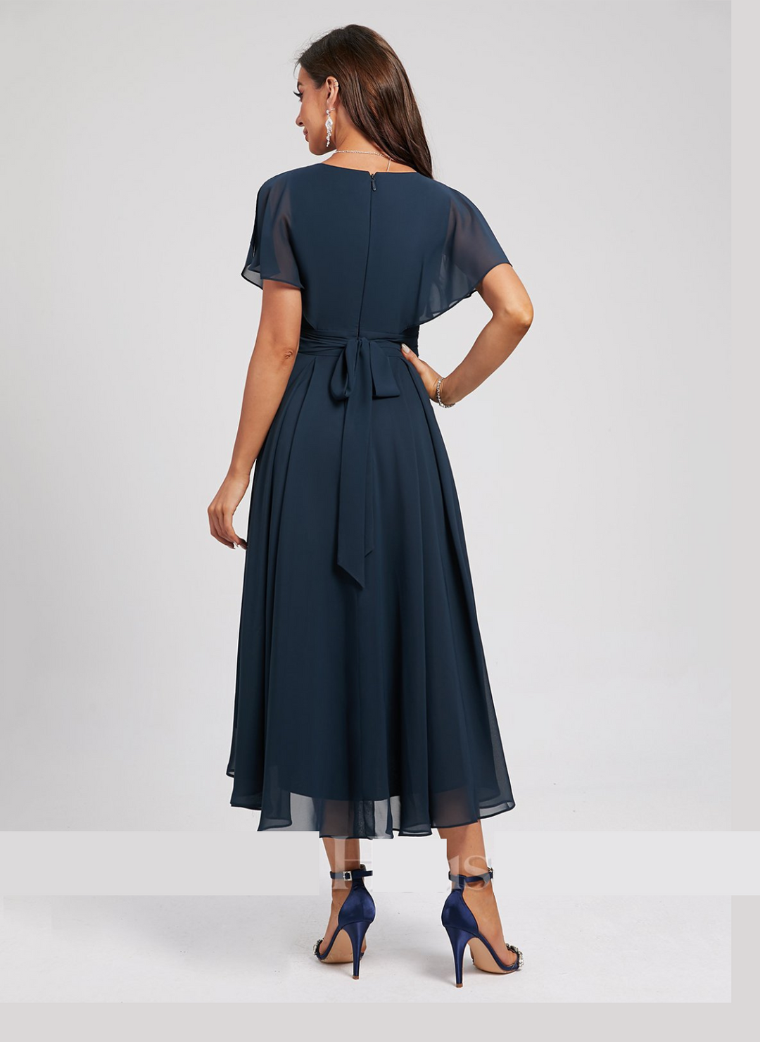 Elara | Večerní šaty s výstřihem do V